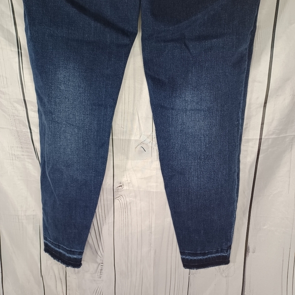 SPANX Distressed Ankle Skinny Jeans, Medium Wash Distressed Large Style 20203R - Picture 10 of 13